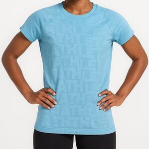 Athleta Tee Women's Baby Blue Stretch T-Shirt Hem Gripper Size Medium Crew Neck